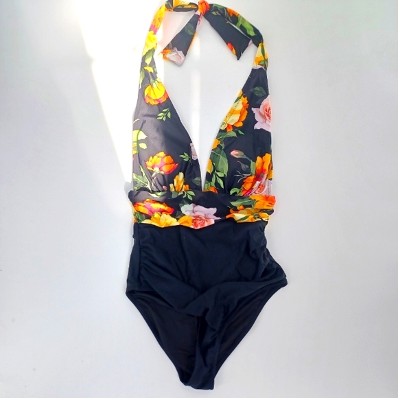 CUPSHE Black Plunge Halter One-Piece Swimsuit - Picture 2 of 7